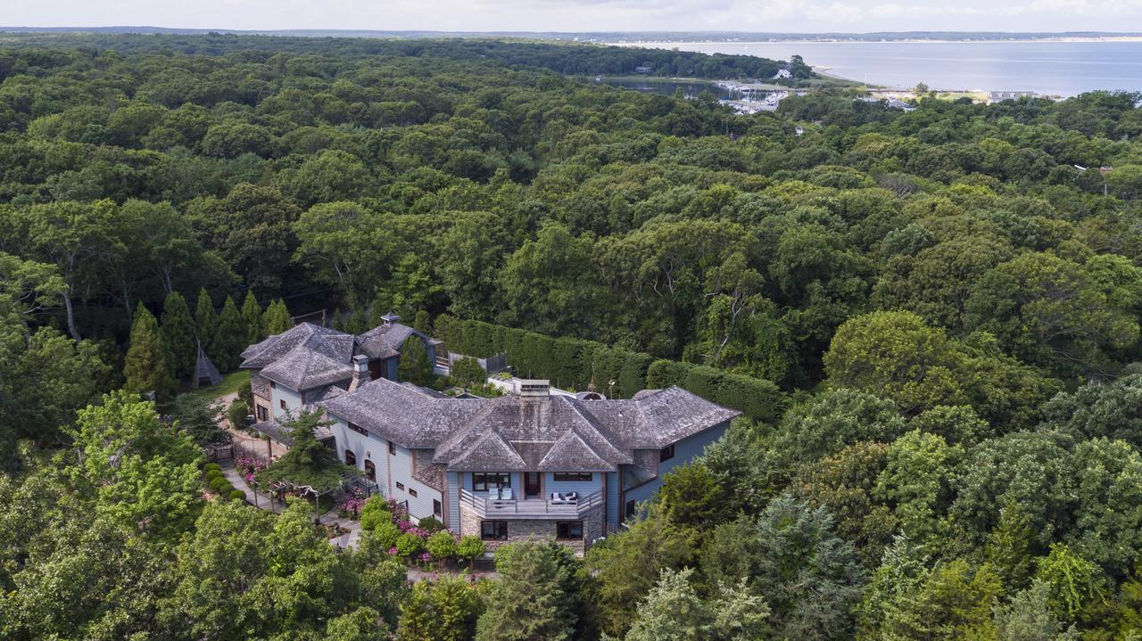 East Hampton Art House Bed And Breakfast Exteriör bild