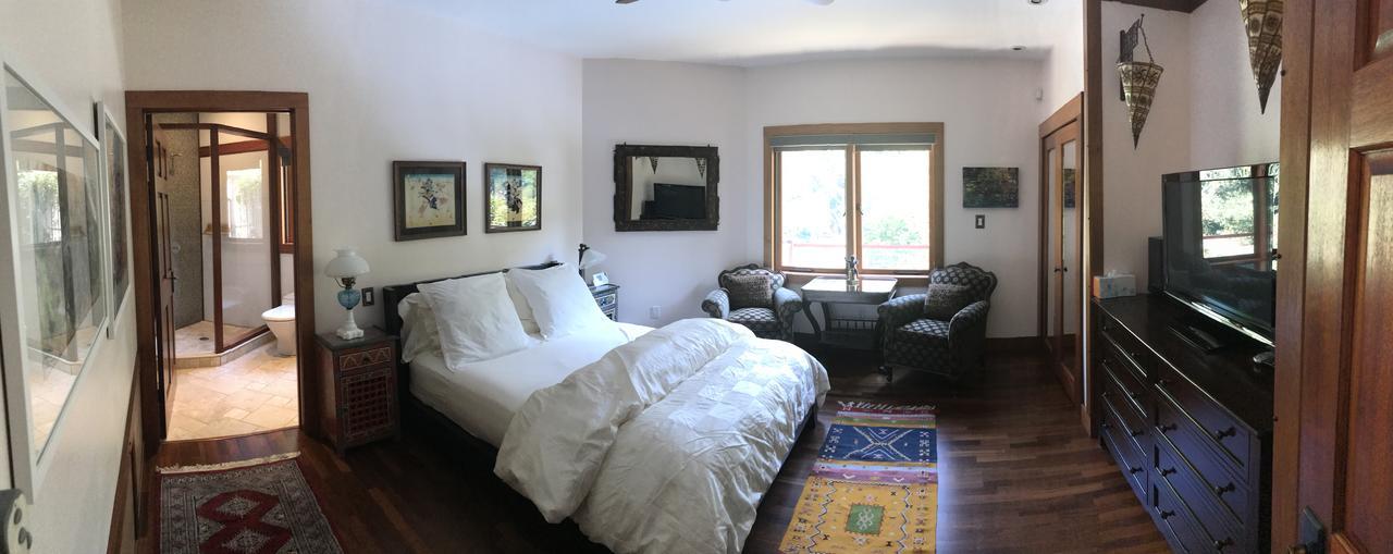 East Hampton Art House Bed And Breakfast Exteriör bild